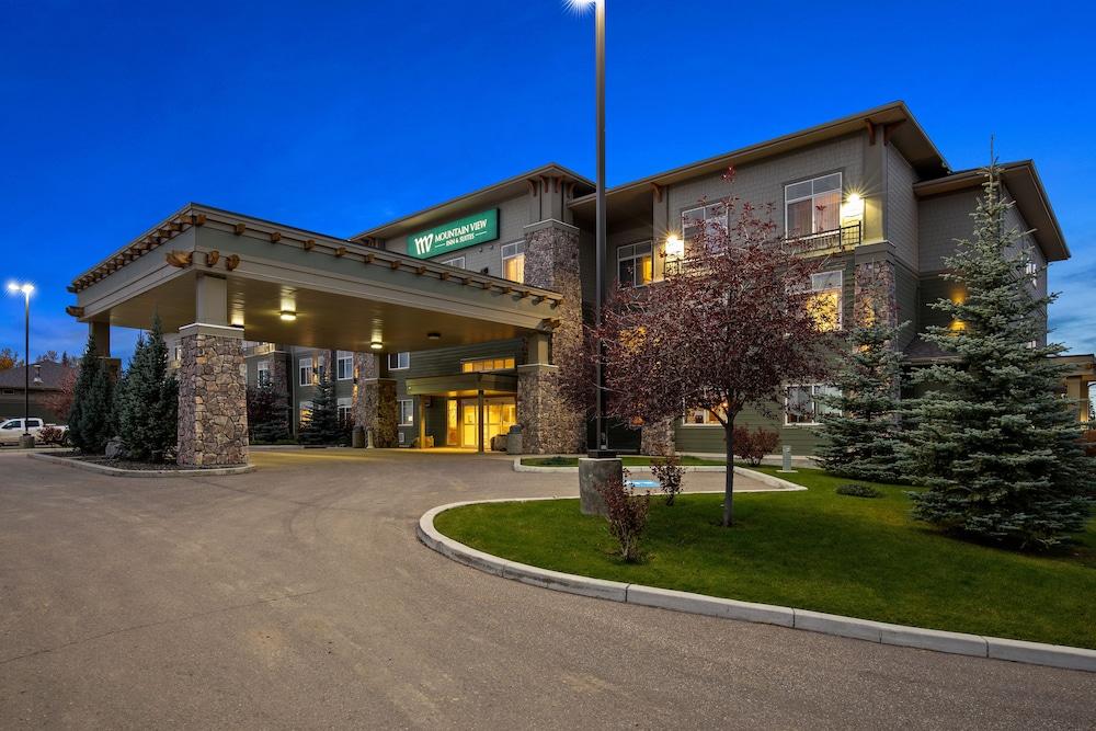 Mountain View Inn & Suites Sundre Exterior photo
