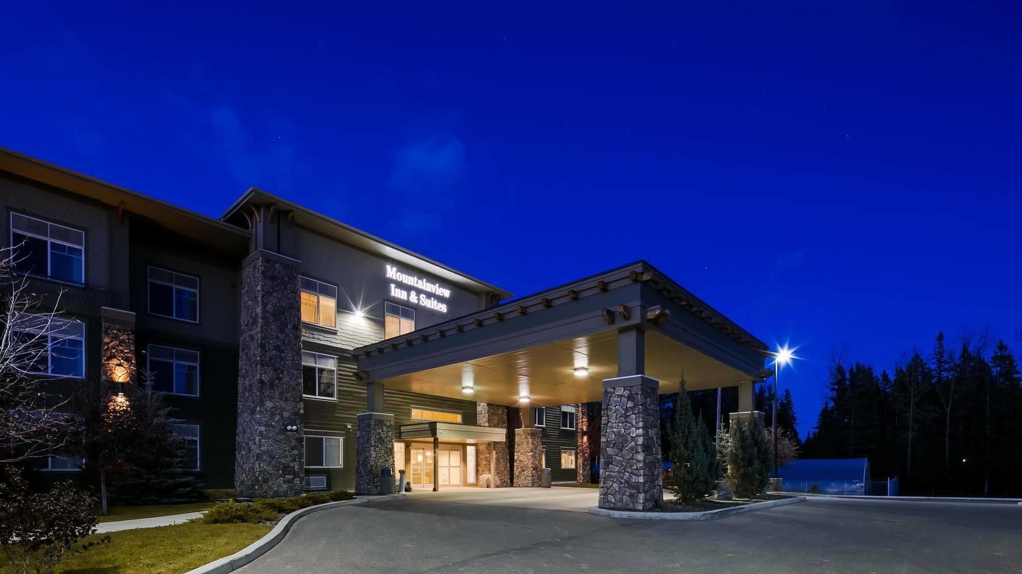 Mountain View Inn & Suites Sundre Exterior photo